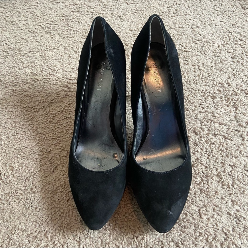 Nine West Black Suede Pumps Heels Size 9 - Picture 2 of 7
